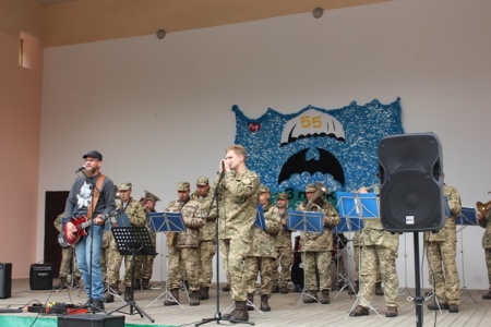 Кропивницьких спецпризначенцiв вiтали концертом просто неба (ФОТО ВІДЕО) 