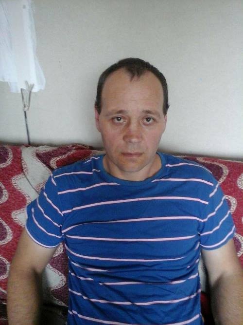 У Кропивницькому чоловік, який впав з дерева та отримав тяжкі травми, потребує невідкладної допомоги